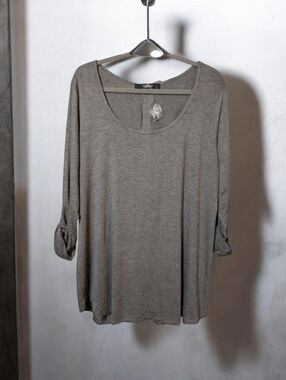 Louise Paris 1X Lace Back Tunic Roll Tab Sleeves NWT
